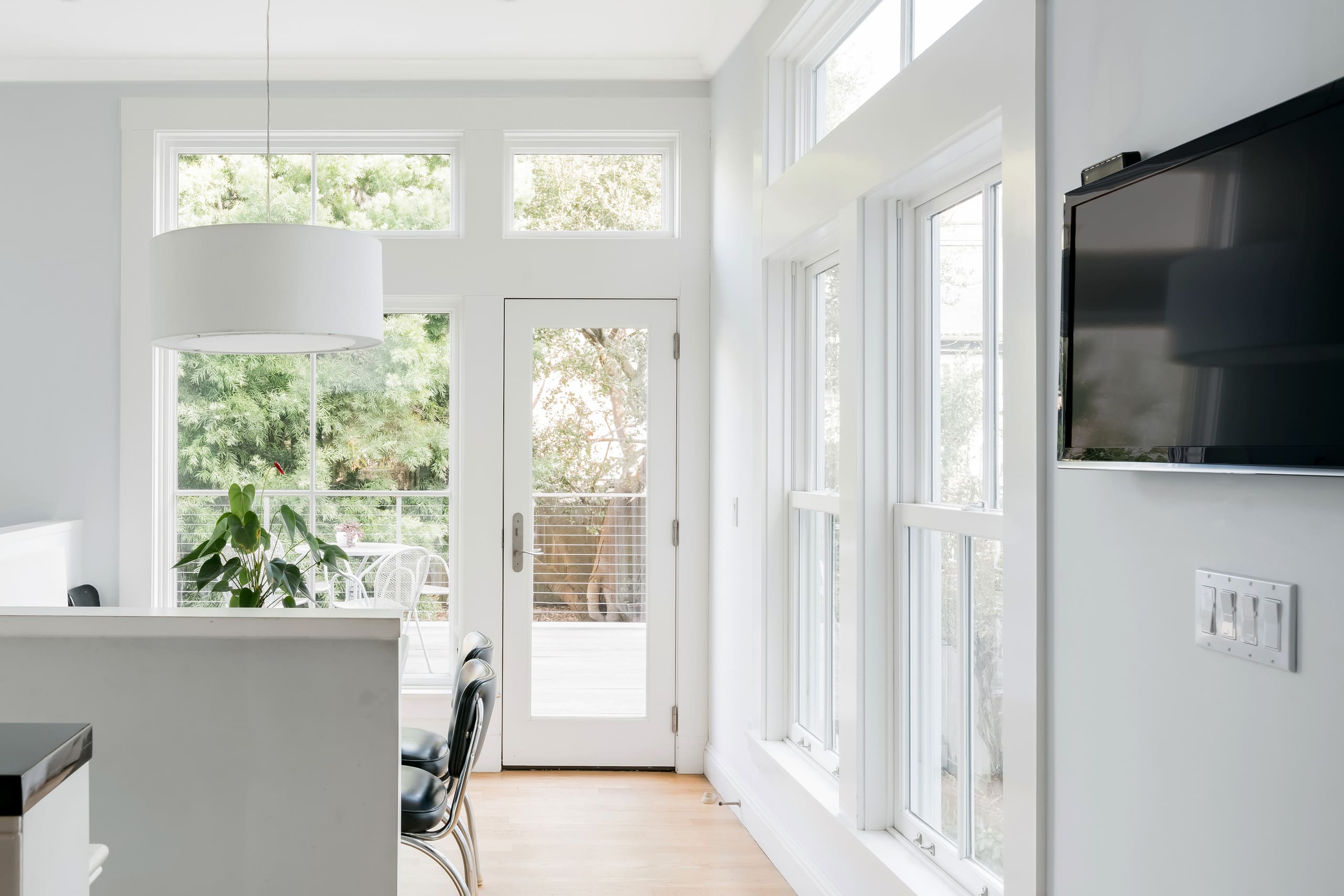 Home in San Francisco · ★4.97 · 3 bedrooms · 3 beds · 2.5 baths - Image 2
