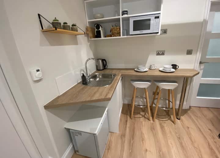 Swanage Luxury One Bedroom Private Studio - Swanage