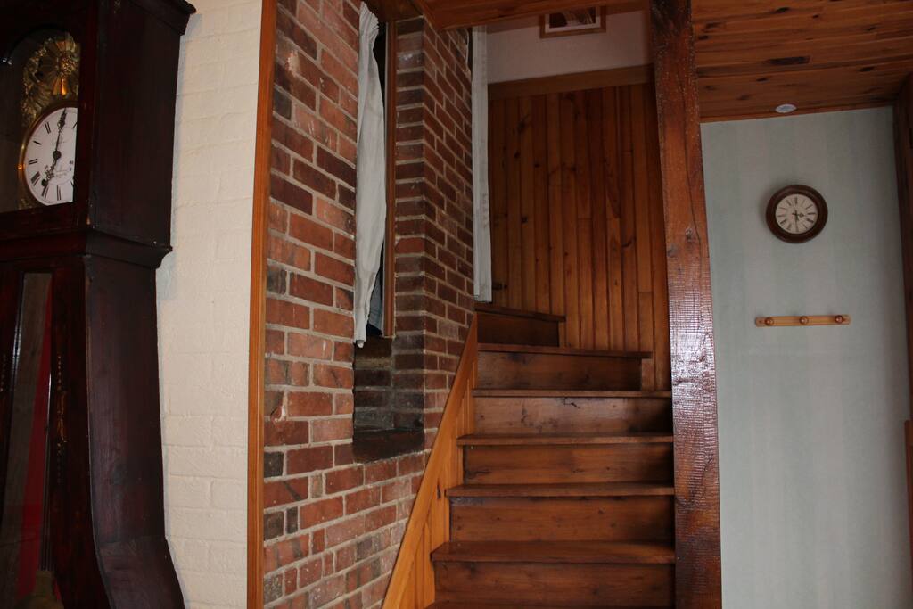 escalier accès chambre et sdb