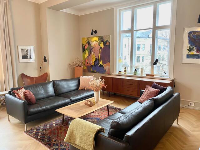 Stately, huge and luxury apartment