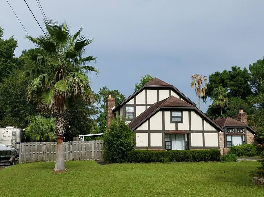 Exterior-View 2