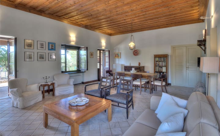 Stone House Next To The Sea In Livadi Of Aegina - Эгина
