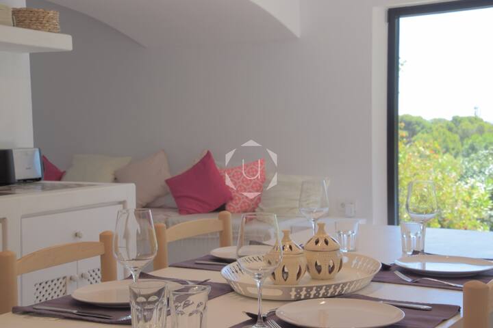 APT EL SOPLUIG – Big garden, cosy, pool, sea view gallery image 3