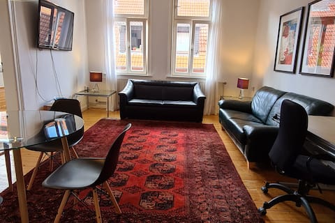 [6] Bright 3 room old building apartment downtown 2nd floor