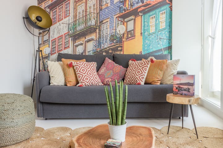 Apartamento com dois quartos e varanda, Catedral!