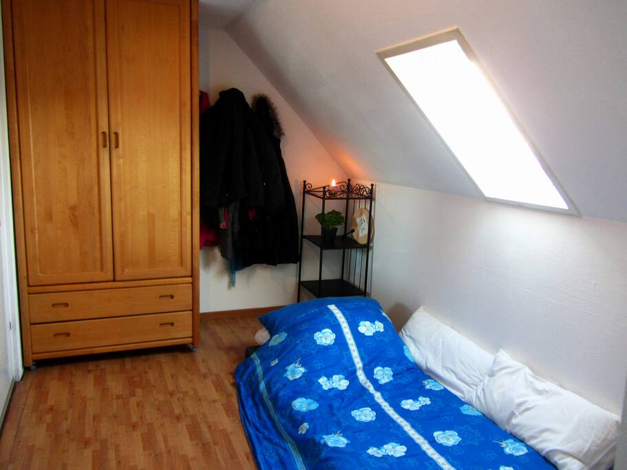Schrank und Regal zur Benutzung