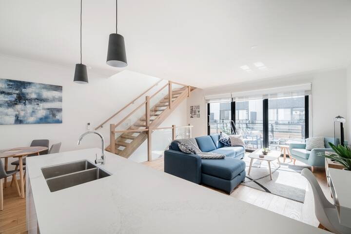 Perfect Port Melbourne Townhouse gallery image 4