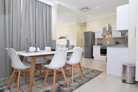 ElRidge Living A5 3 bed Apartment 10min to airport