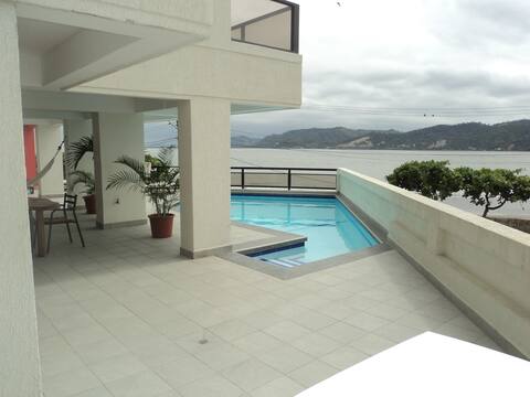 Beachfront apartment in Bahía