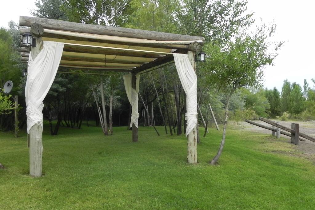 Glorieta, con resguardo del sol.