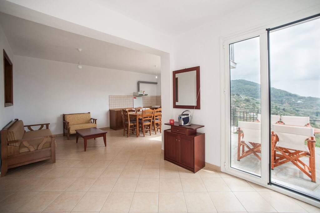 Spacious living room