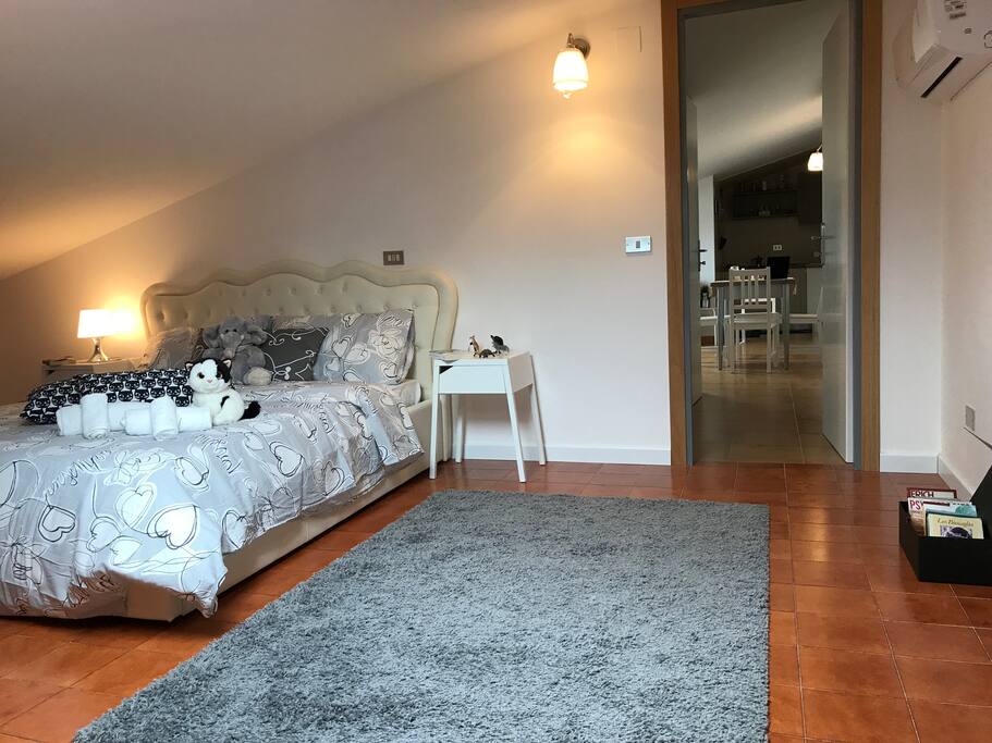 MA3 Camera matrimoniale con vista su zona giorno con posizione condizionatore