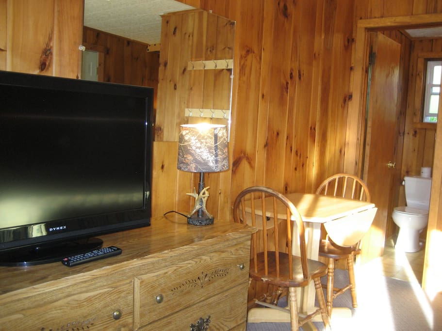In-Room Sitting Area, Flat Panel Color cable TV, Free Wi-Fi
