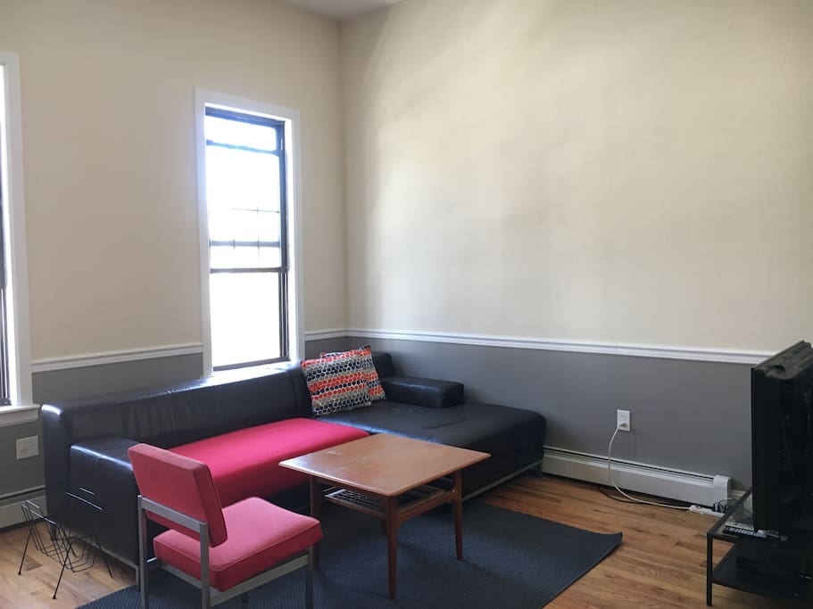 Chill out in the entertainment area, equipped with cable TV and WiFi.