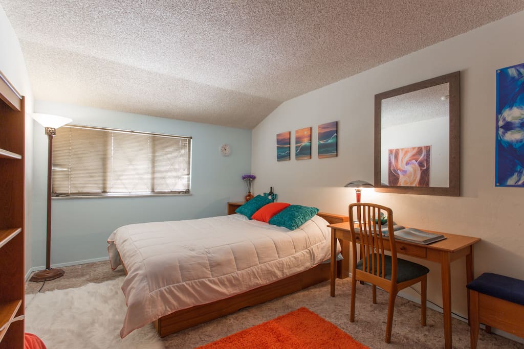 Plenty of space to relax and work - high speed internet included