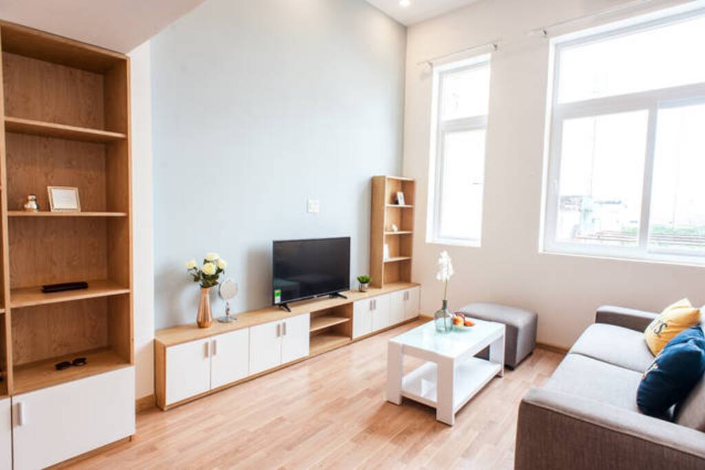 enjoy watching film with the smart TV and connecting to the internet