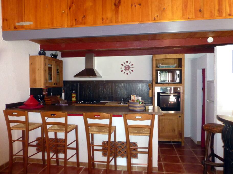 Cuisine équipée et coin repas -
Gîte Cayenne