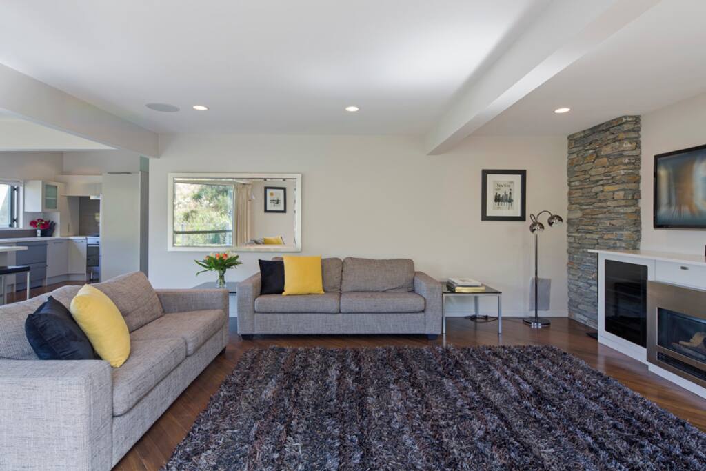 Lounge room