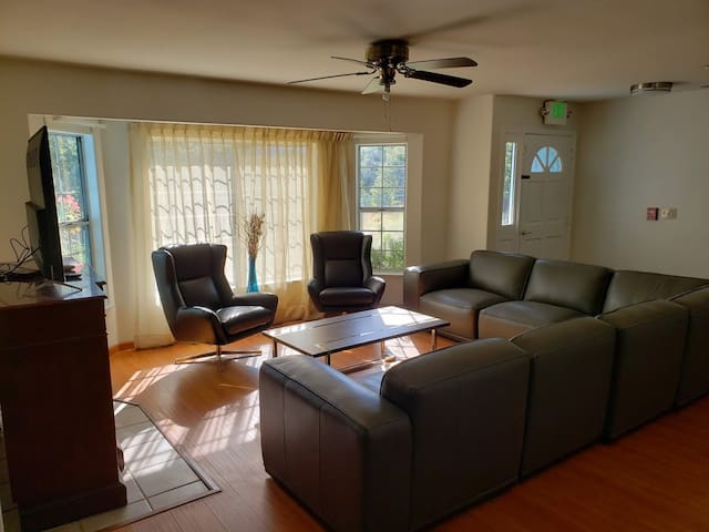 Airbnb 054 330 092 Vacation Rentals Places To Stay