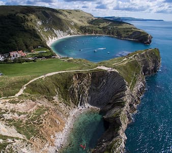 Bramble - 17th Century Barn Conv -enclosed garden