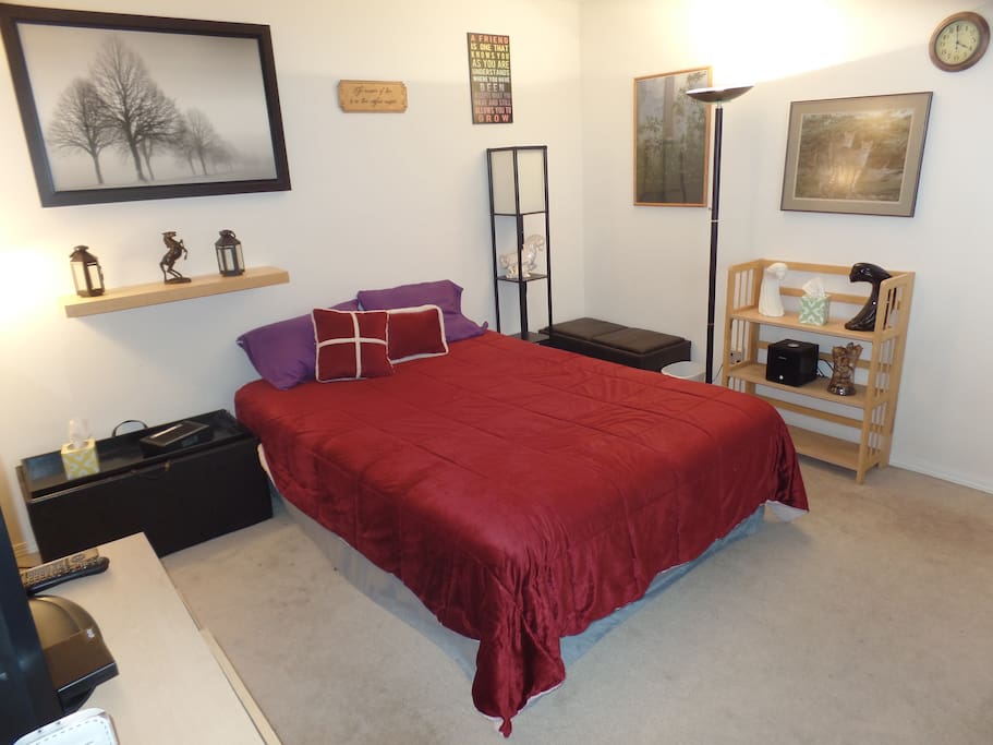 Large and comfy area and queen size bed with deluxe memory foam mattress. Luxury that exceeds most 3-star hotels!
