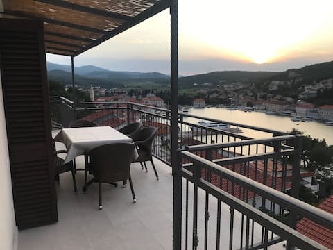 Apartment with stunning view and location