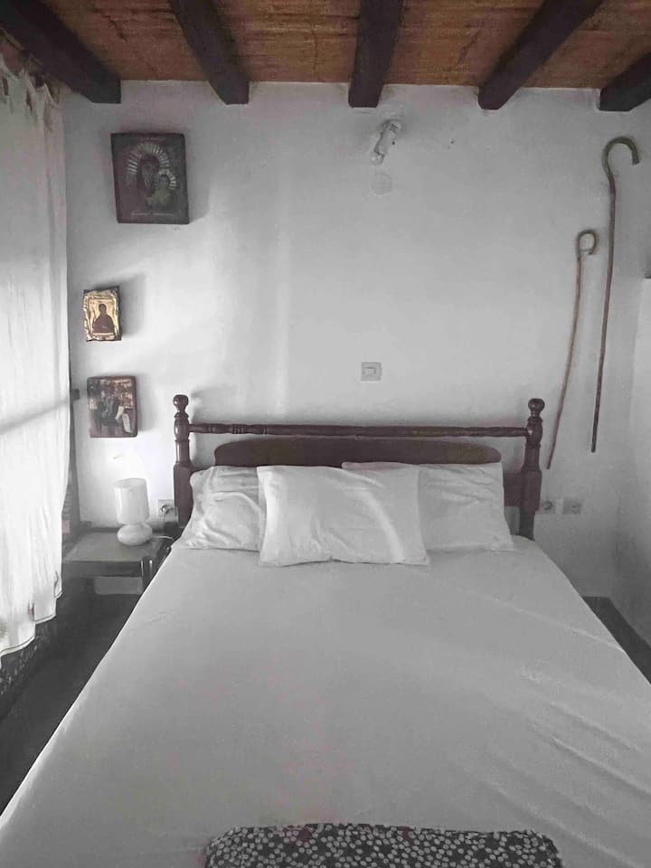 Dirisha lenye vitanda viwili 