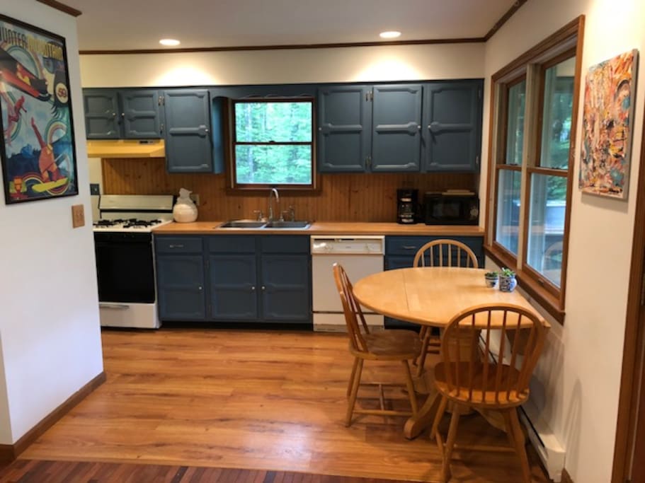 Kitchen/Dining Area
