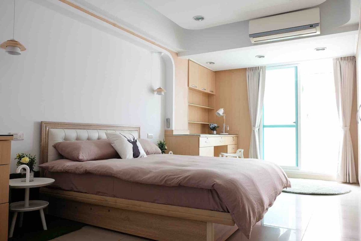 חדר 4, חדר שינה ראשי עם שולחן איפור