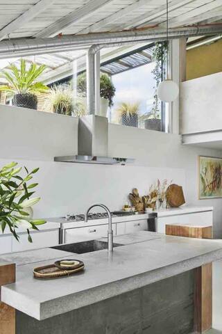 Sublime London Penthouse gallery image 3