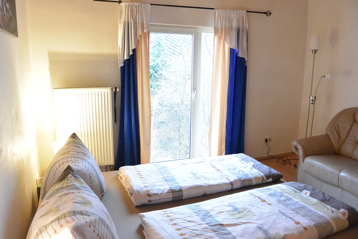 1 - ви етаж: Спалня „Слънце“ 