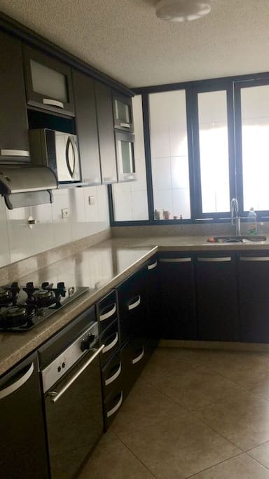 Cocina integral, totalmente dotada.