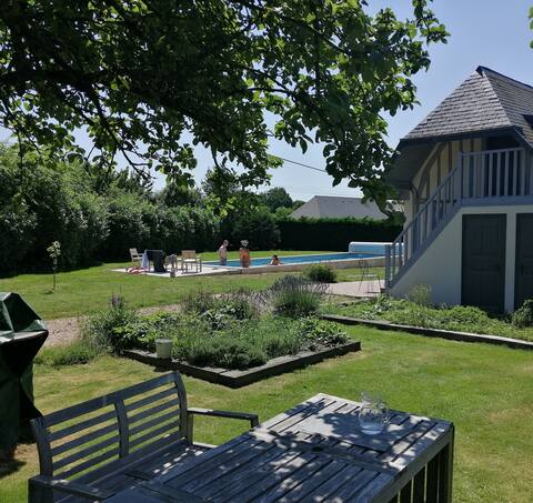 Normandy house with swimming pool and wooded garden