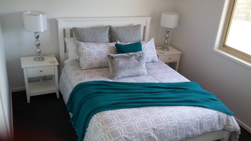 Oceanfront home with 180 degree sea views gallery image 4