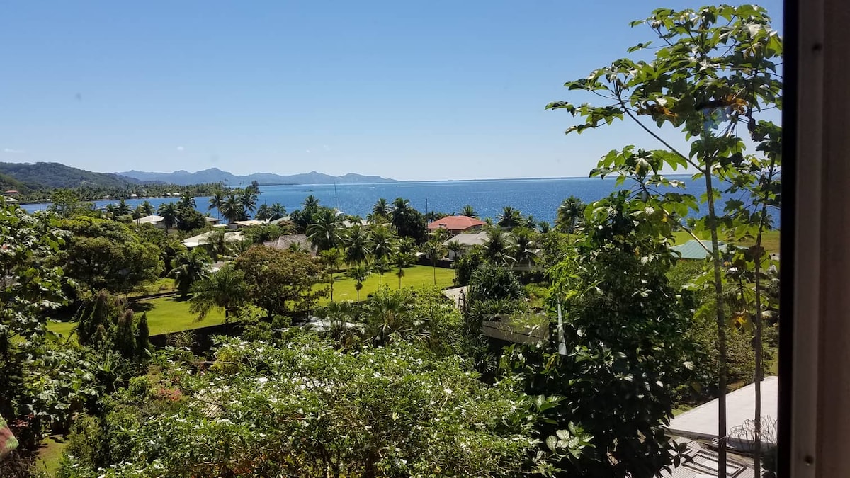 Vue sur Taha'a depuis Fare A'ahiata