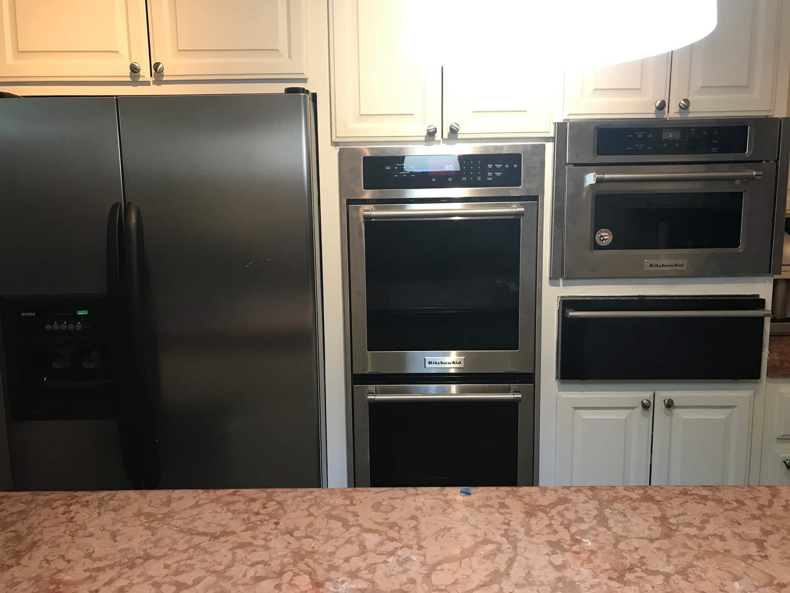 Marble & Hardwood Estate, Gourmet Kitchen - Photo 14
