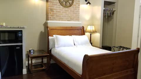 Historic New Orleans Bienville Guest Room