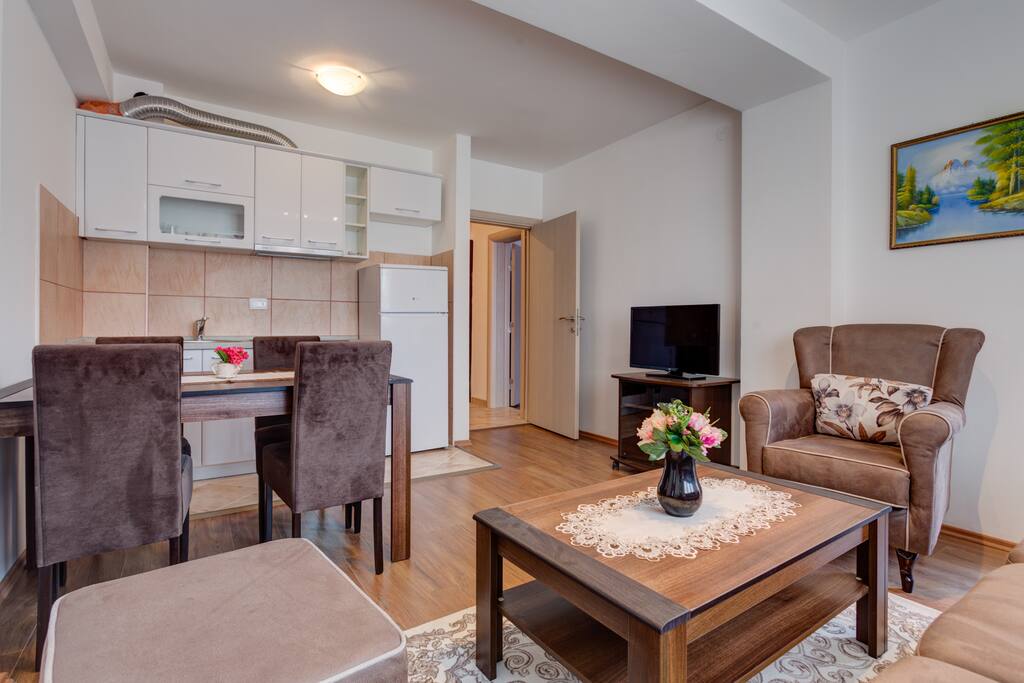 Fully equipped kitchen with stove, oven, utensils.. perfect for both short and longer stays.
