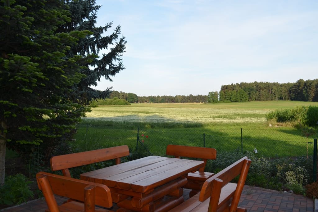 Die Aussicht auf die idyllische Landschaft