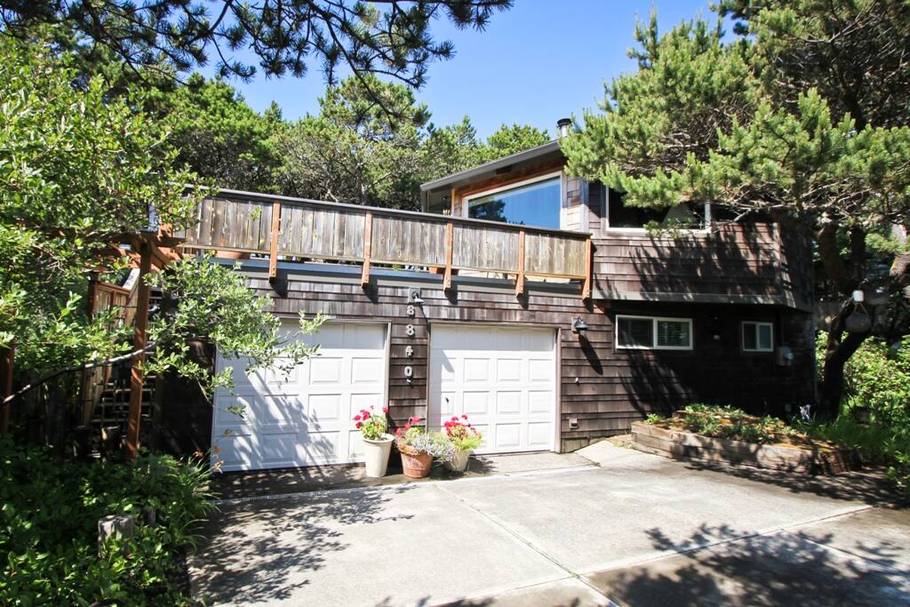 Street view of Vista Del Mar