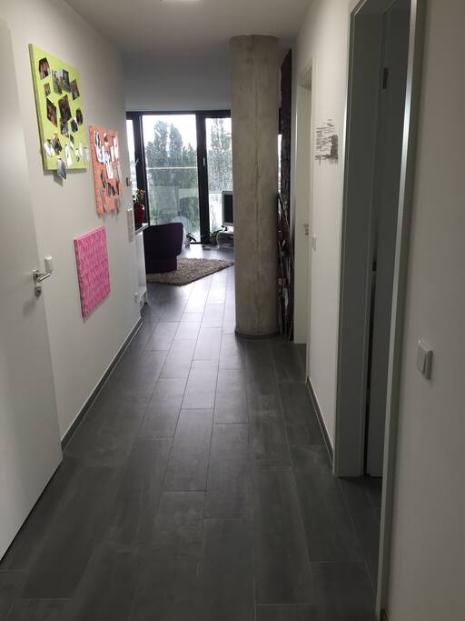Blick um die Ecke (Flur 2)