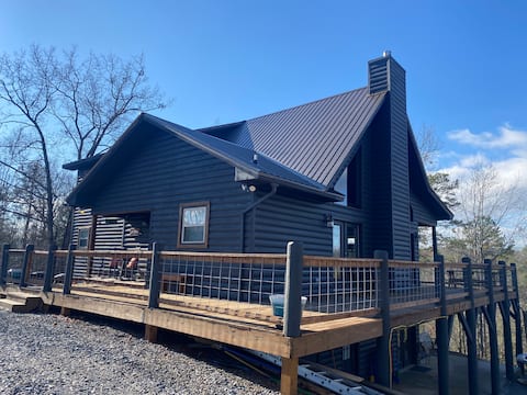 3 story/views/2 dens/huge porch/mins to casino