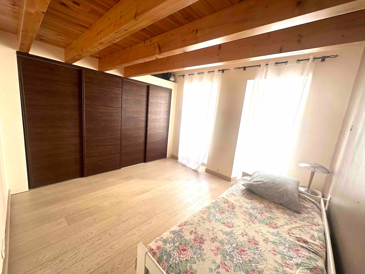 חדר שינה 2 - מיטת יחיד או מיטה זוגית