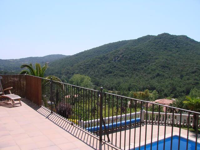 5 bedroom villa on Costa Brava with Large Pool gallery image 4