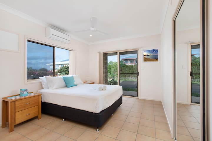 Საძინებელი 2 - საწოლი 152 × 203 სმ