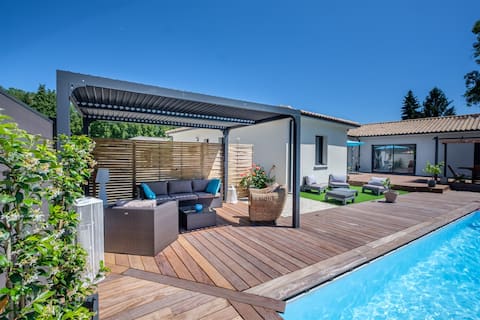 Contemporary villa near Bordeaux 5 bedrooms
