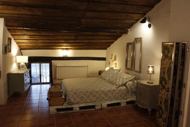 Dormitorio 4 segunda planta buhardilla