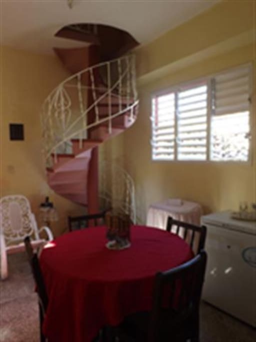 Escalera de acceso al Departamento
