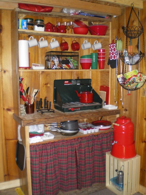 Efficient, well-equipped kitchenette. Tea kettle, wine glasses, cookware & utensils, etc.