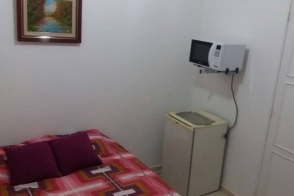 frigobar e microondas